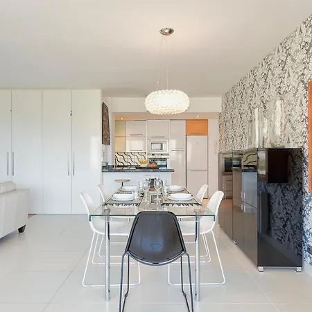 Torre Real Luxury Near Trocadero Arena *