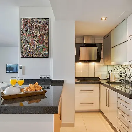 Torre Real Luxury Near Trocadero Arena شقة