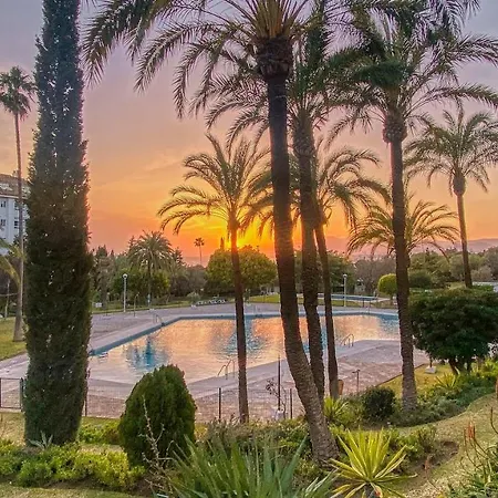 Torre Real Luxury Near Trocadero Arena דירה *